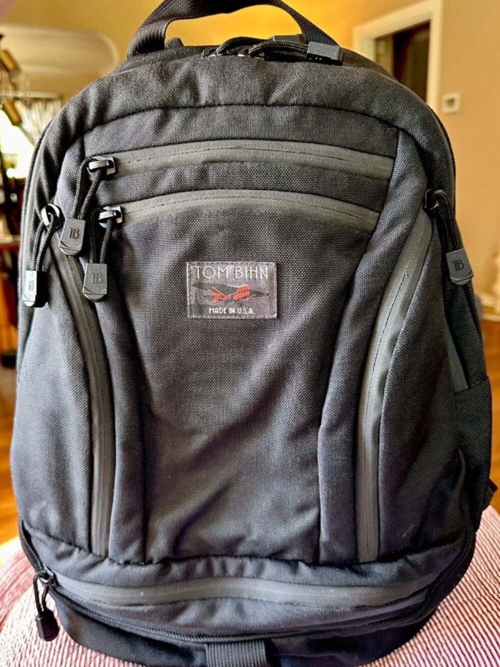 Tom Bihn Synapse 19 Liter Made in USA EDC Black Backpack w/water bottle pocket